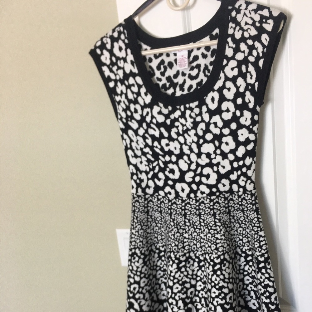 Candies Black & White Sweater Dress Animal Print Swoop Neck Dress Size M